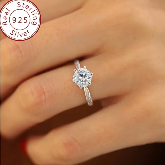 1.0 ct. Moissanite Engagement Ring - Picture 2 of 4